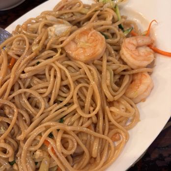 San Tung - Shrimp Chow Mein (no flavor, really salty) - Chinese Near Me - San Francisco, California San Tung - Shrimp Chow Mein (no flavor, really salty) - Chinese Near Me - San Francisco, California