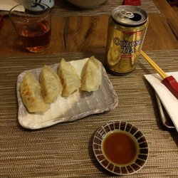 Sushi Nori Ogura - Gyoza 8.00 Raviolis à la Japonaise ( poulet et légumes) Japanischer Kloss ( poulet und Gemüse )