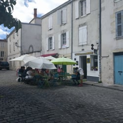 Crêperie Galette Magic - Quiet square.