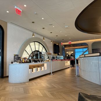 Delta Sky Club - Food bar at Delta Sky Lounge near gate A8 - Airport Lounges Near Me - Jamaica, New York