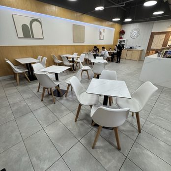 Yulnn Meals & Sips - Asian Fusion Near Me - Alafaya, Florida
