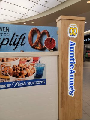 Auntie Anne's by null