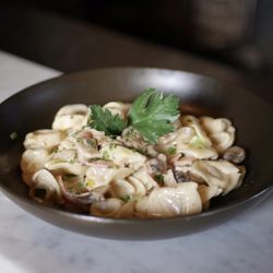 Maranello's Veloce - Tortellini Boscaiola