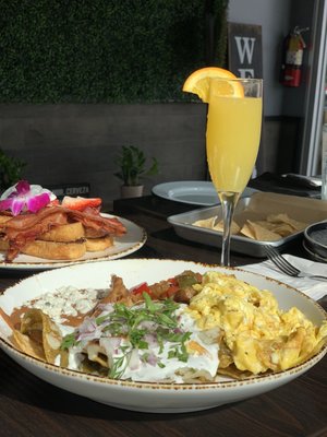 Clandestino Gastro-Bar by null