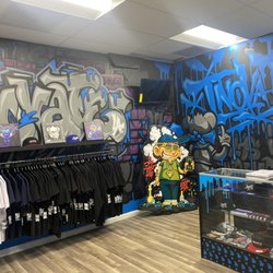 Inovate LA - Store Layout and Wall Art