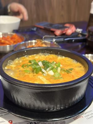 Yi's Traditional Korean Beef Soup Restaurant (이가네 전통 설렁탕) by null