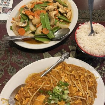 Tum Nak Thai - Chicken 37. Pad Thai 32. Snow Pea Delight / Pad Snow Pea - Thai Near Me - Mesa, Arizona Tum Nak Thai - Chicken 37. Pad Thai 32. Snow Pea Delight / Pad Snow Pea - Thai Near Me - Mesa, Arizona