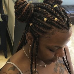 Heavenly Unisex Beauty Salon - Beautiful combination of box braids and Cornwall
