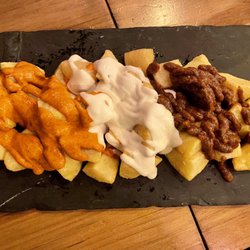 Taberna del Colono - Patatas tres salsas