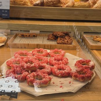 Paris Baguette - Fruit pastries - Bakeries Near Me - Montrose, California