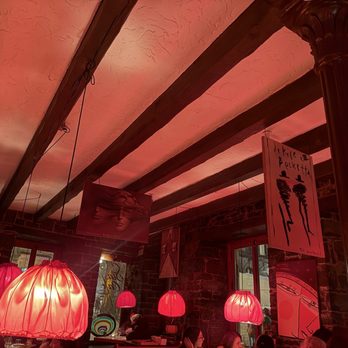 Stash Café - Cozy interior - Polish Near Me - Montreal, Quebec Stash Café - Cozy interior - Polish Near Me - Montreal, Quebec
