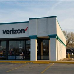 Verizon Authorized Retailer – Russell Cellular