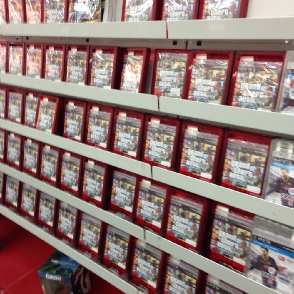 Saturn - GTA V verfügbar! - Electronics Near Me - Munich, BY