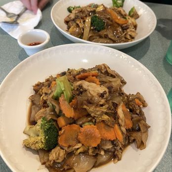 Thai O Cha - Pad See Ew (Mild) and Drunken Noodles (Spicy) - Thai Near Me - Ocean City, Maryland