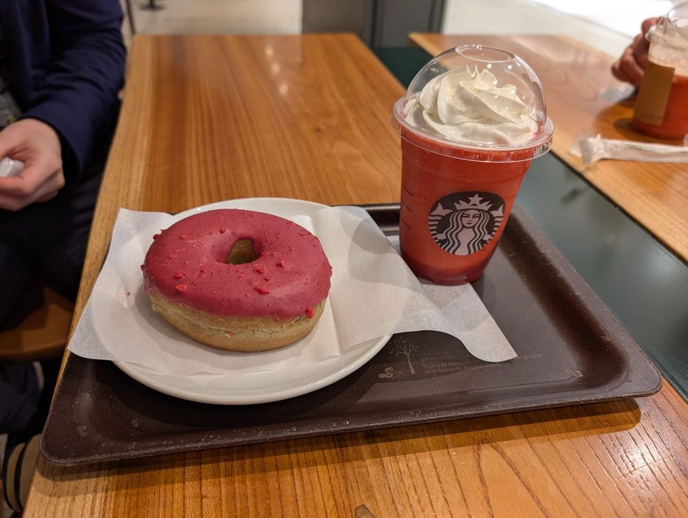 STARBUCKS COFFEE Reserve® Store Ginza Maronier Dori 