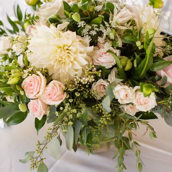 Green Wood Flowers - short table arrangement (wedding) - Florists Near Me - Rye, New York Green Wood Flowers - short table arrangement (wedding) - Florists Near Me - Rye, New York