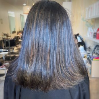 Nina Does Hair - Brunette highlight - Hair Salons Near Me - Encino , California Nina Does Hair - Brunette highlight - Hair Salons Near Me - Encino , California