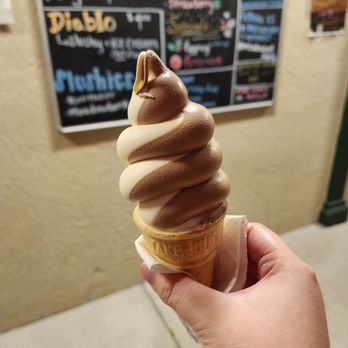 Meadowlark Dairy - Small Vanilla Chocolate swirl @purplieeats - Ice Cream & Frozen Yogurt Near Me - Pleasanton, California