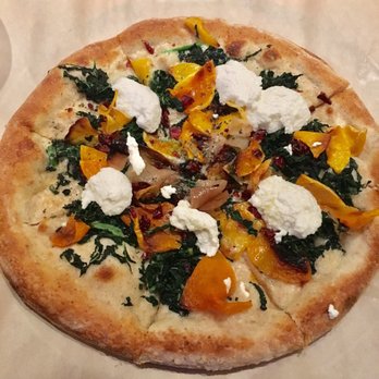 True Food Kitchen - Vegan butternut squash pizza. - Vegetarian Near Me - Pasadena, California True Food Kitchen - Vegan butternut squash pizza. - Vegetarian Near Me - Pasadena, California