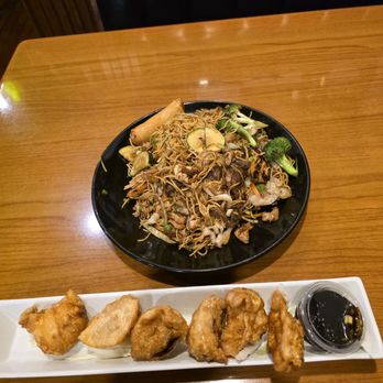Wok n Roll Kitchen - My appetizer and main meal. - Asian Fusion Near Me - Roanoke, Virginia