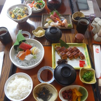 Restaurant SUNTORY - Unagi-don, chirashi, sashimi and unagi combo - Japanese Near Me - Honolulu, Hawaii Restaurant SUNTORY - Unagi-don, chirashi, sashimi and unagi combo - Japanese Near Me - Honolulu, Hawaii