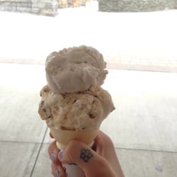 Summer Scoops - Salted caramel pretzel + banana