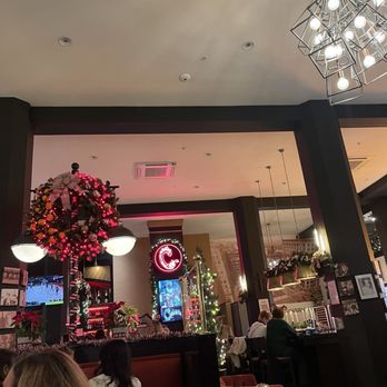 Casa Di Canzonetta - Bar, Restaurant Decorated for Christmas - Italian Near Me - Youngstown, Ohio