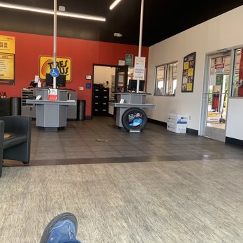 Tires Plus - Clean! They have the nicest guys working here. - Tires Near Me - Sarasota, Florida