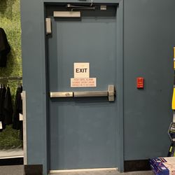 DICK'S Sporting Goods - Dicks sporting goods blue exit door orlando fl 1:34 pm December 1 2023
