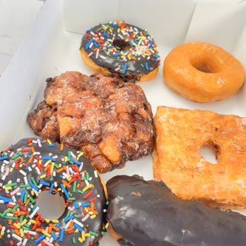 The Donut House - Our good looking donuts in the box, - Donuts Near Me - Castle Rock, Colorado The Donut House - Our good looking donuts in the box, - Donuts Near Me - Castle Rock, Colorado