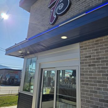 7 Brew Coffee - The other side of the building, opposite the Drive-thru side. - Coffee & Tea Near Me - Salem, Virginia