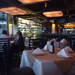 Argentilia - Muy recomendable! El ambiente es agradable. Los meseros son excelentes en el servicio que dan. Definitivamente voy a regresar.