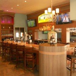 Lone Pine Country Club - Grille Room Bar seating area for the casual dining experience