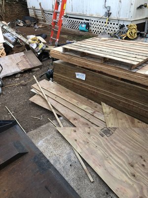 Beachside Roofing LLC Logo