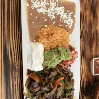 Los Moles - Beef Fajitas - Mexican Near Me - Emeryville, California