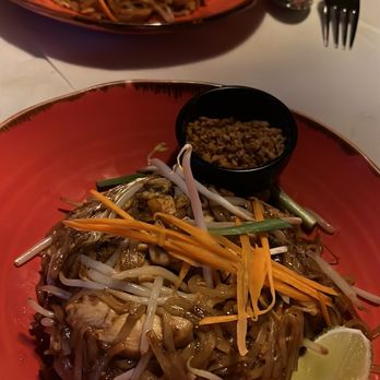 Yum Yum - Pad tai - Thai Near Me - London, XGL Yum Yum - Pad tai - Thai Near Me - London, XGL