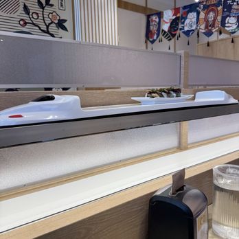 Kouyou Sushi - Conveyor - Sushi Bars Near Me - Seattle, Washington