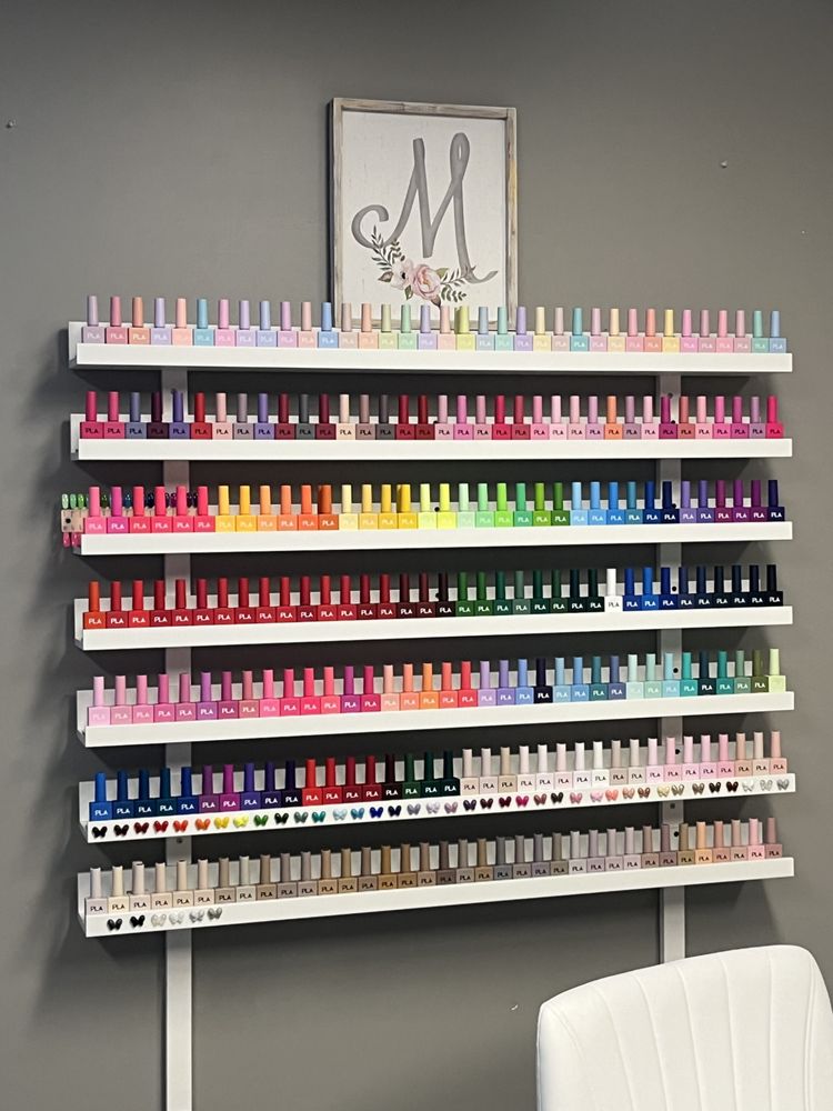 Mamiposa Nails Logo