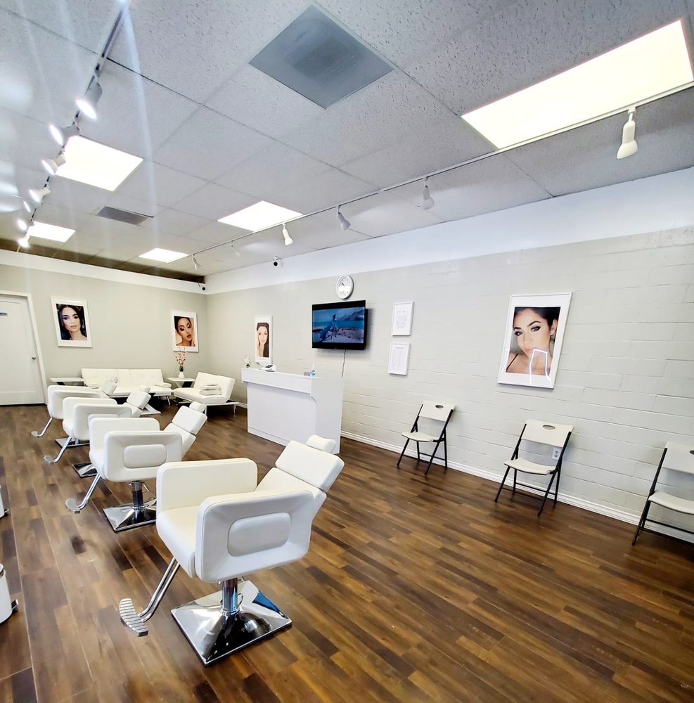 KK THREADING SALON Updated September 2024 11 Photos 657 E Bidwell