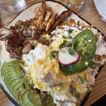 Buenos Dias - Salvadoran Near Me - Houston, Texas