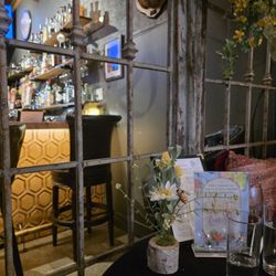 Some of the cool decor.