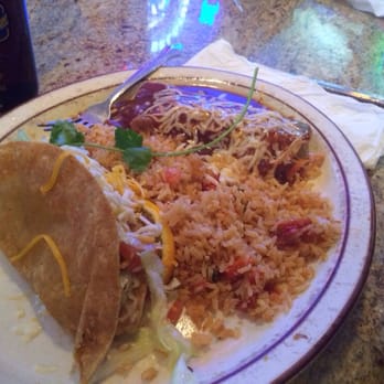El Ranchito Restaurant - Chicken taco and shredded beef enchilada.  All rice on side, no beans. - Mexican Near Me - La Quinta, California