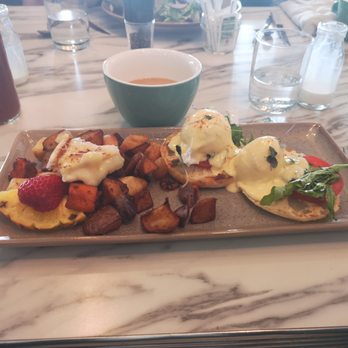 Brekkie Cafe - Breakfast & Brunch Near Me - Calgary, Alberta