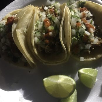 Checos Tacos Bar - Carnitas Tacos - Food Trucks Near Me - Covina, California Checos Tacos Bar - Carnitas Tacos - Food Trucks Near Me - Covina, California