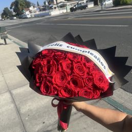 Ramo buchón with 50 flowers.