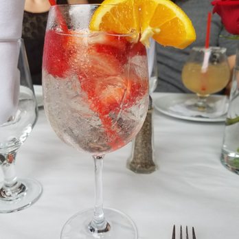 El Barzon - Sangria blanca ($9) - Italian Near Me - Detroit, Michigan El Barzon - Sangria blanca ($9) - Italian Near Me - Detroit, Michigan