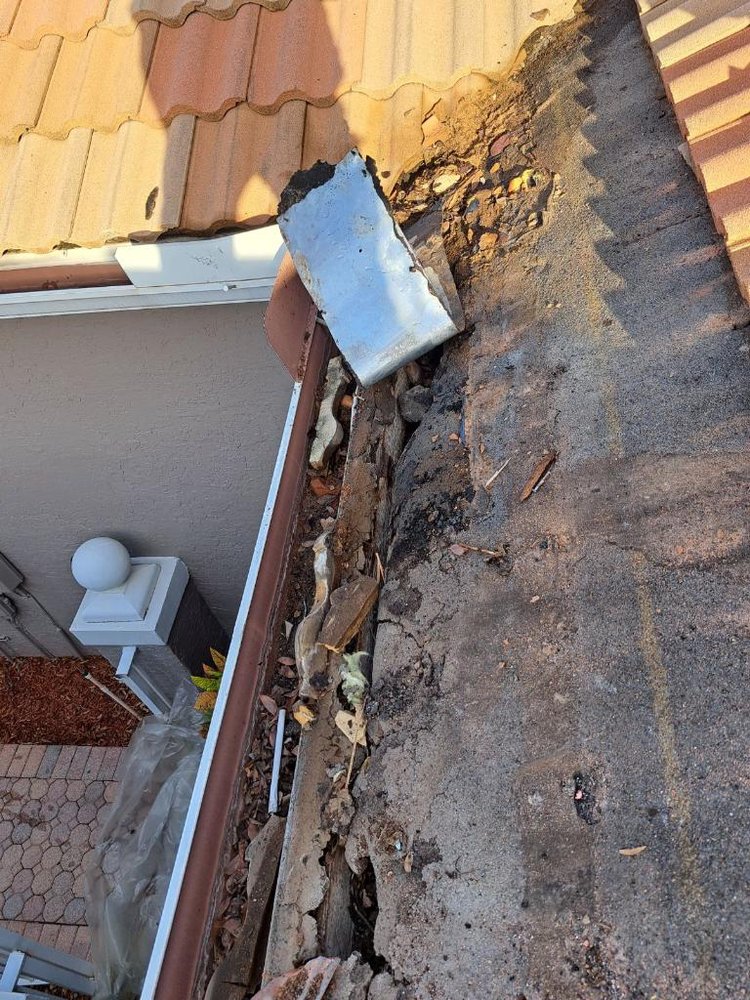 Slide of Valle Roofing Repairs