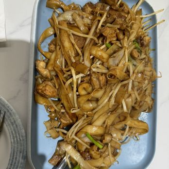 Garden Cafe - Chicken chow fun. - Hong Kong Style Cafe Near Me - Castro Valley, California Garden Cafe - Chicken chow fun. - Hong Kong Style Cafe Near Me - Castro Valley, California