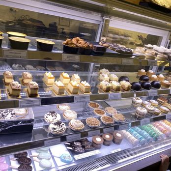 Sweet Reserve - Pastry case - Bakeries Near Me - Skokie, Illinois