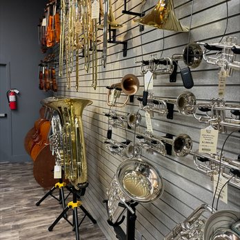 Beacock Music - Guitar Stores Near Me - Albany, Oregon